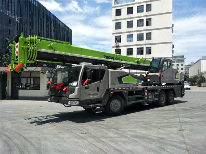 平阴县跨街广告牌的高空安装注意事项