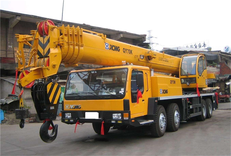 平阴县吊车出租选择重点