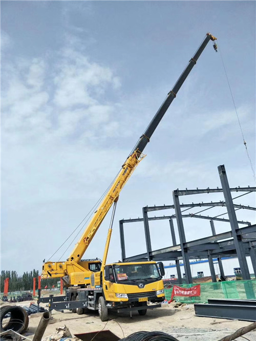 平阴县超高层建筑钢结构吊装案例